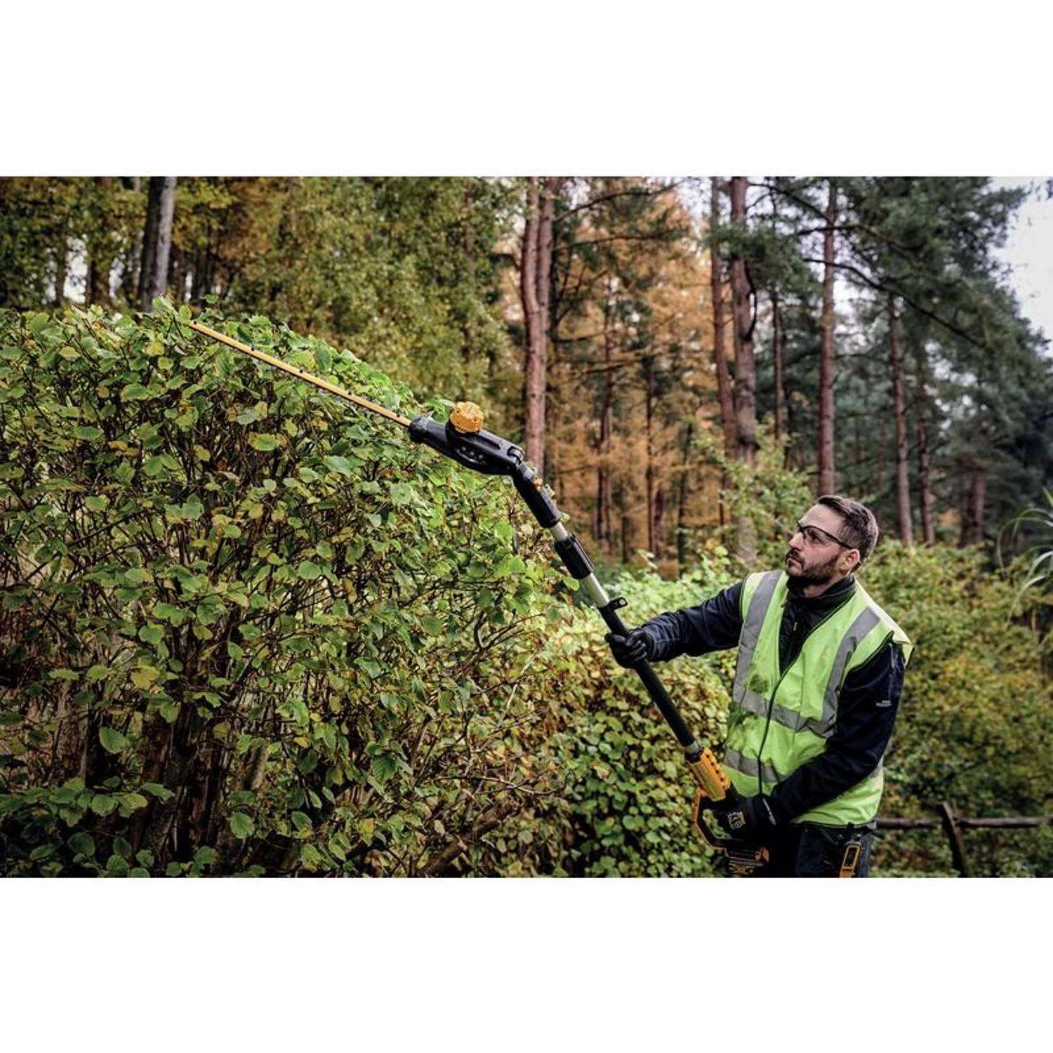 DeWalt 20V MAX DCPH820B 22 In. 20 V Battery Pole Hedge Trimmer Tool Only 3 DeWalt 20V MAX DCPH820B 22 In. 20 V Battery Pole Hedge Trimmer Tool Only - Image 3