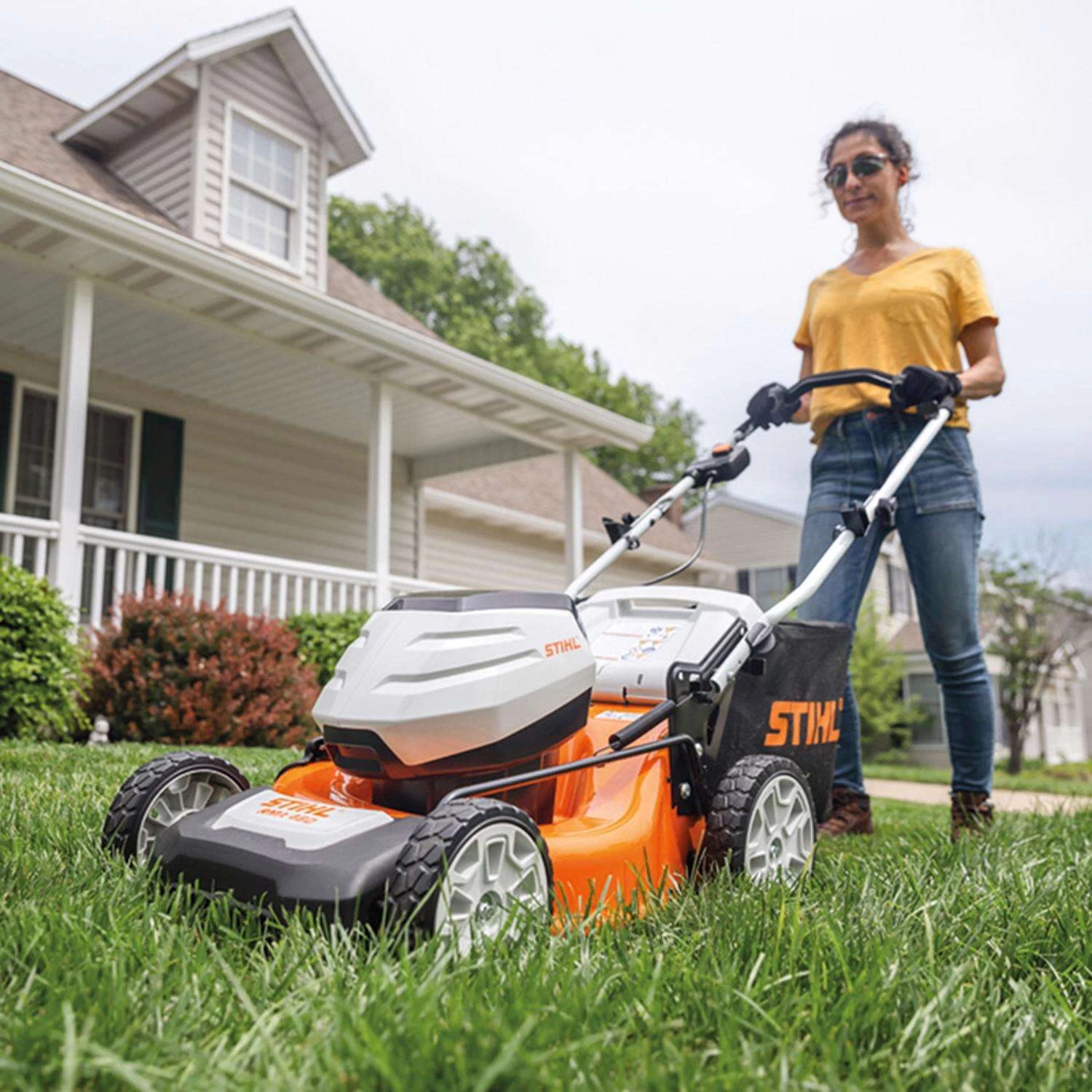 STIHL RMA 460 V 19 In. 36 V Battery Self-Propelled Lawn Mower Kit (Battery & Charger) 3 STIHL RMA 460 V 19 In. 36 V Battery Self-Propelled Lawn Mower Kit (Battery & Charger) - Image 3
