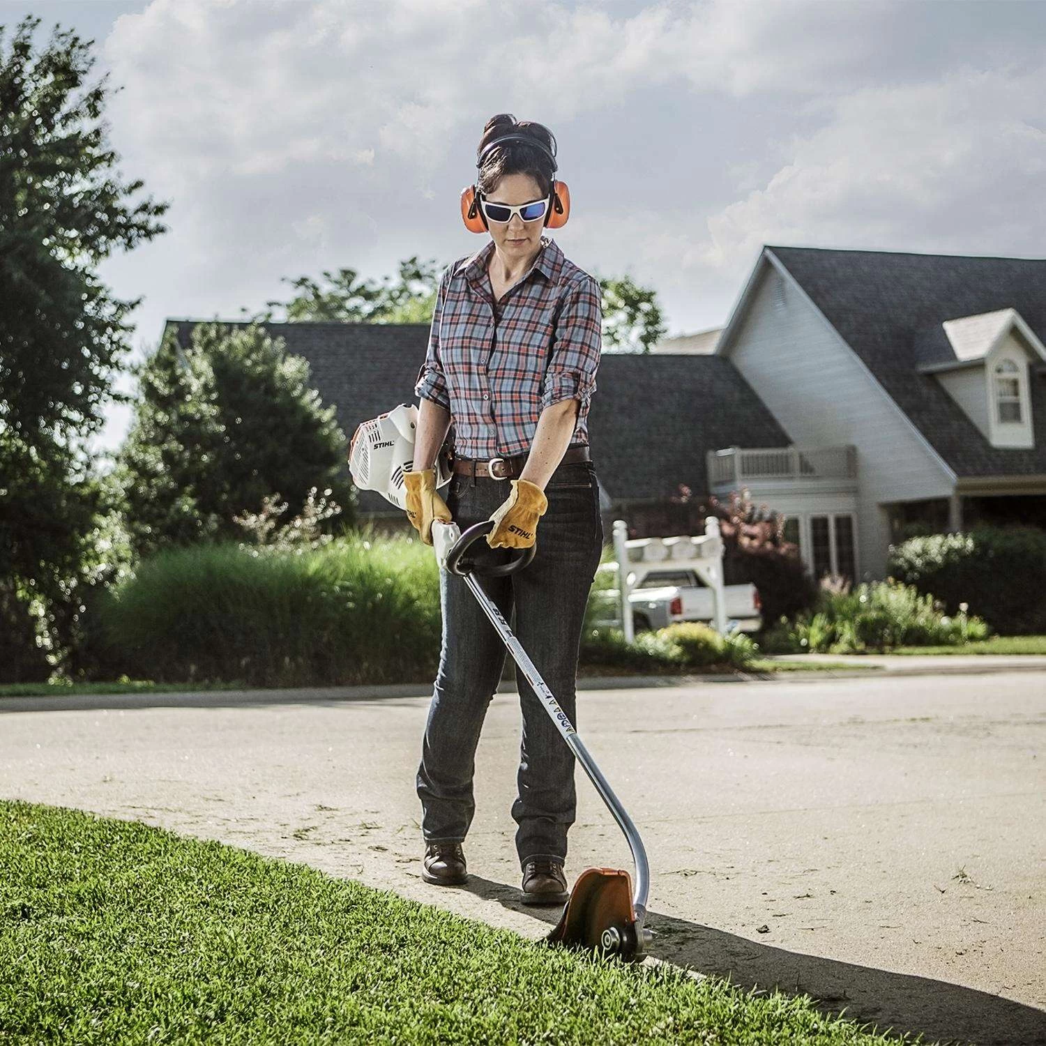 STIHL FC 56 C-E 8 In. Gas Edger 4 STIHL FC 56 C-E 8 In. Gas Edger - Image 4