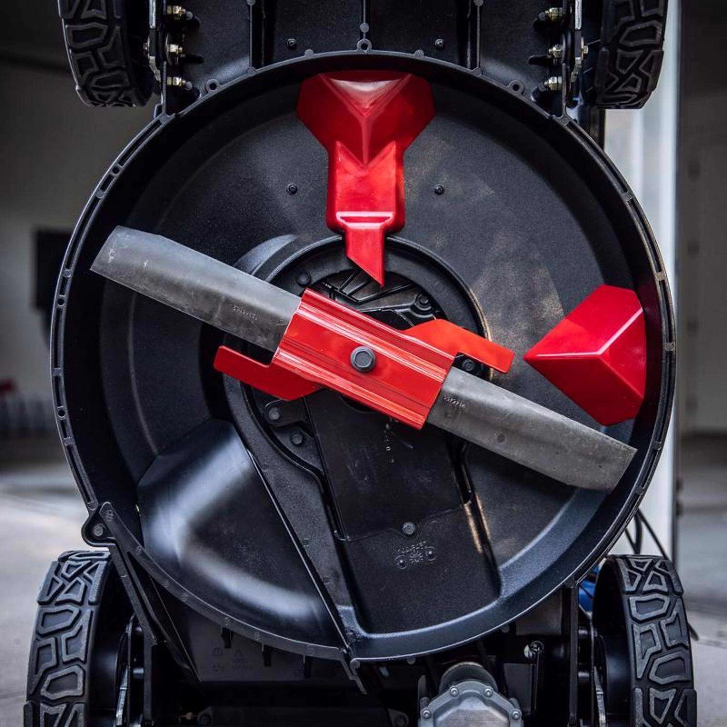 Toro SmartStow Super Recycler 21565 21 In. 163 Cc Gas Self-Propelled Lawn Mower 3 Toro SmartStow Super Recycler 21565 21 In. 163 Cc Gas Self-Propelled Lawn Mower - Image 3