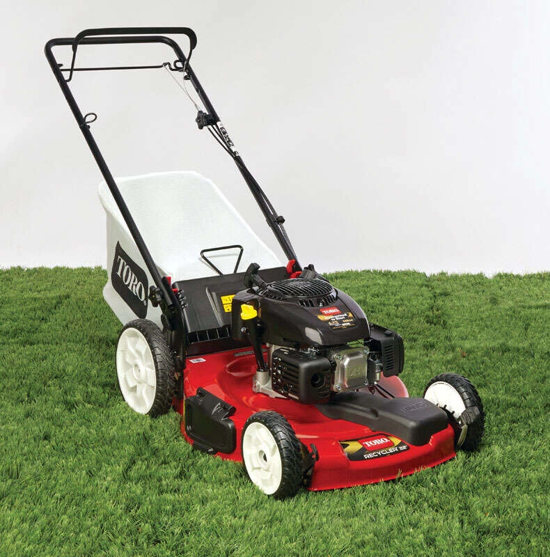 Toro Recycler High Wheel 20378 22 In. 149 Cc Gas Self-Propelled Lawn Mower 3 Toro Recycler High Wheel 20378 22 In. 149 Cc Gas Self-Propelled Lawn Mower - Image 3