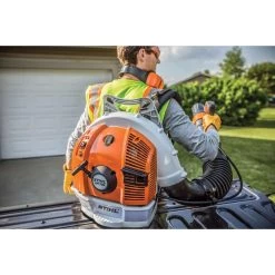 STIHL BR 700 197 Mph 912 CFM Gas Backpack Blower -Gardens and Horticulture 89b300fe 78a9 4f8f 999d cc1db8250cd1