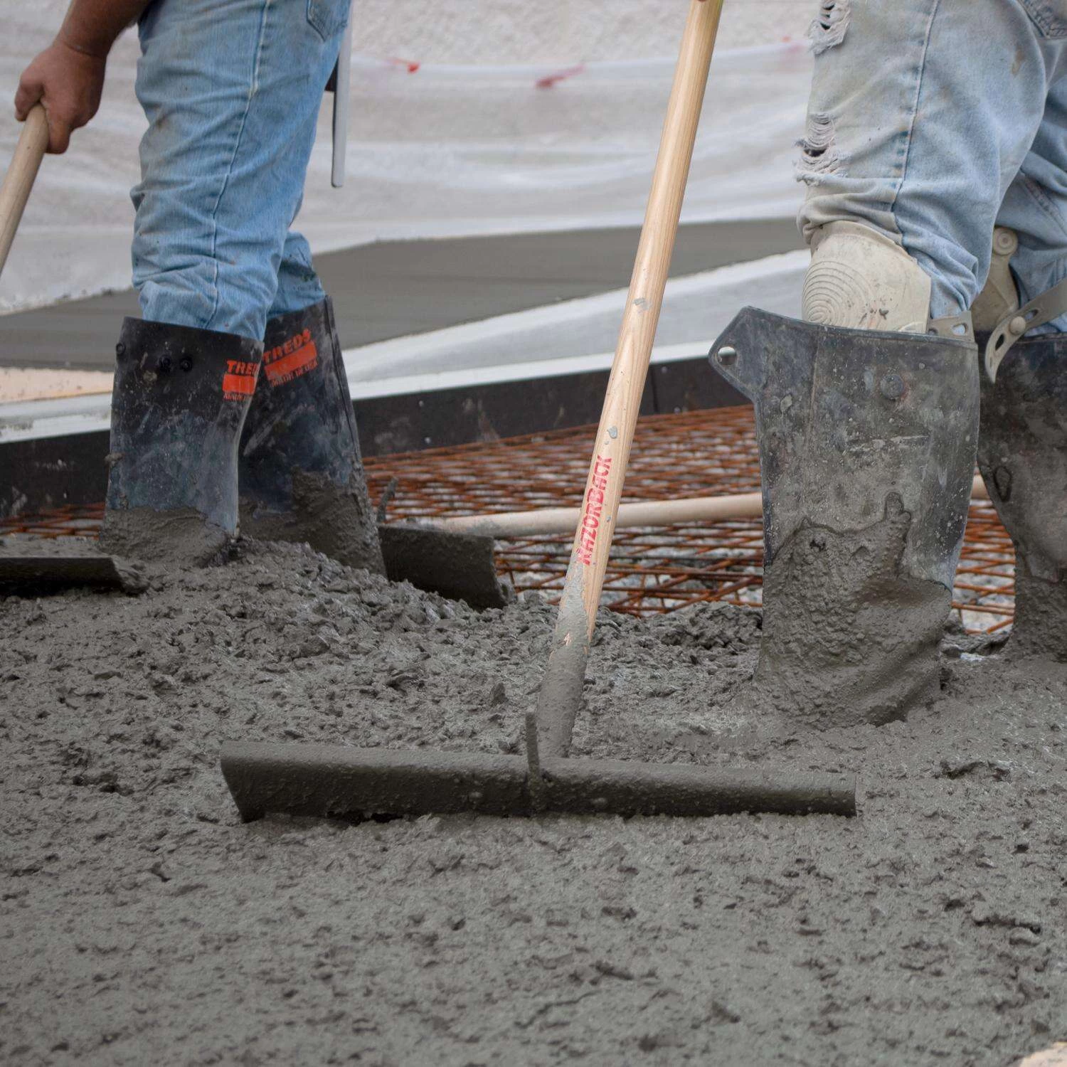 Razor-Back 60.5 In. Steel Scooper And Rake Set Wood Handle 2 Razor-Back 60.5 In. Steel Scooper And Rake Set Wood Handle - Image 2