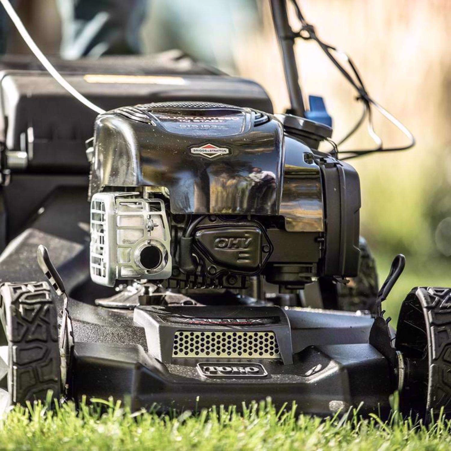 Toro SmartStow Super Recycler 21565 21 In. 163 Cc Gas Self-Propelled Lawn Mower 5 Toro SmartStow Super Recycler 21565 21 In. 163 Cc Gas Self-Propelled Lawn Mower - Image 5