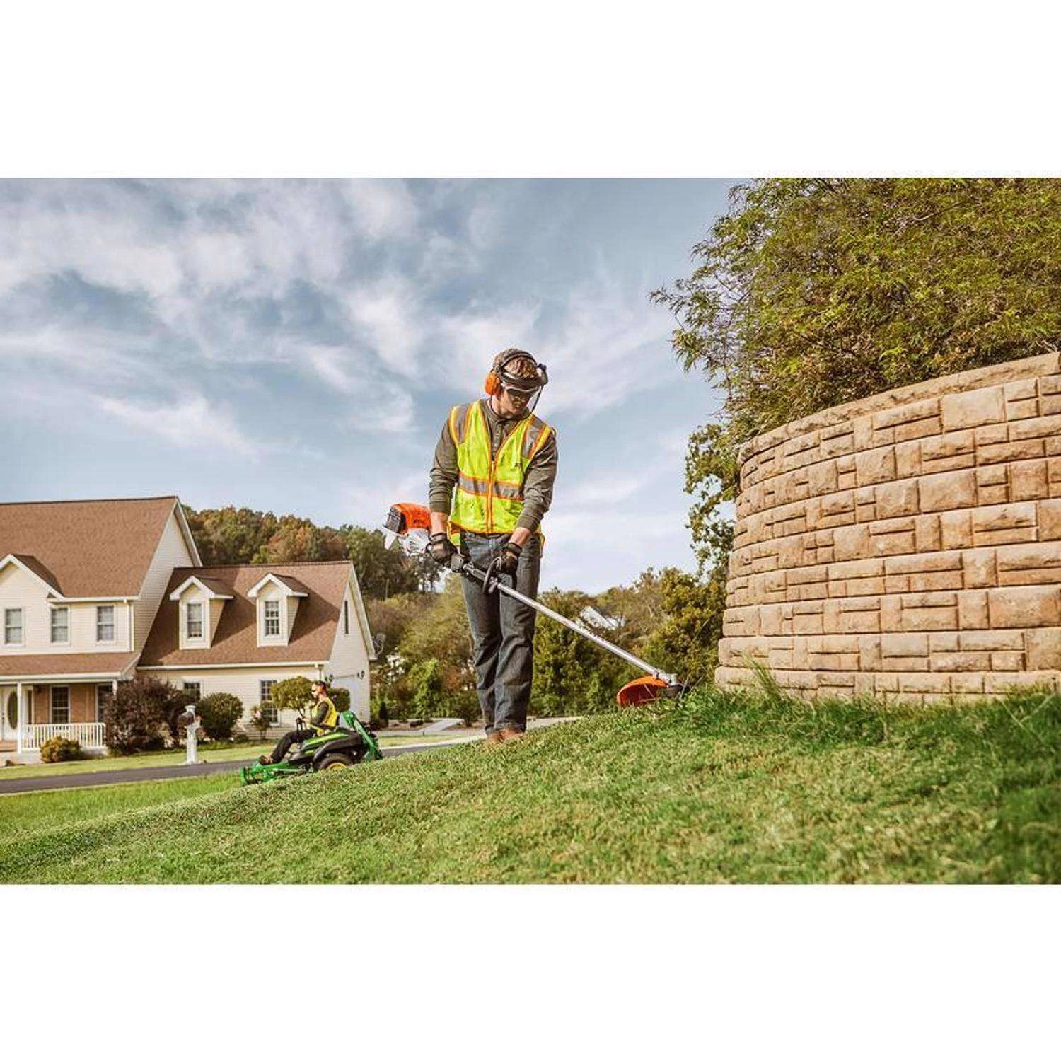 STIHL FS 111 RX 16.5 In. Gas Brushcutter 4 STIHL FS 111 RX 16.5 In. Gas Brushcutter - Image 4