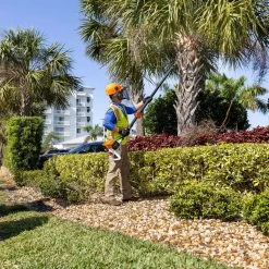 STIHL HT 131 14 In. 36.3 Cc Gas Pole Pruner -Gardens and Horticulture e1d8de9d ee6d 4313 b040 26af960e5c8e