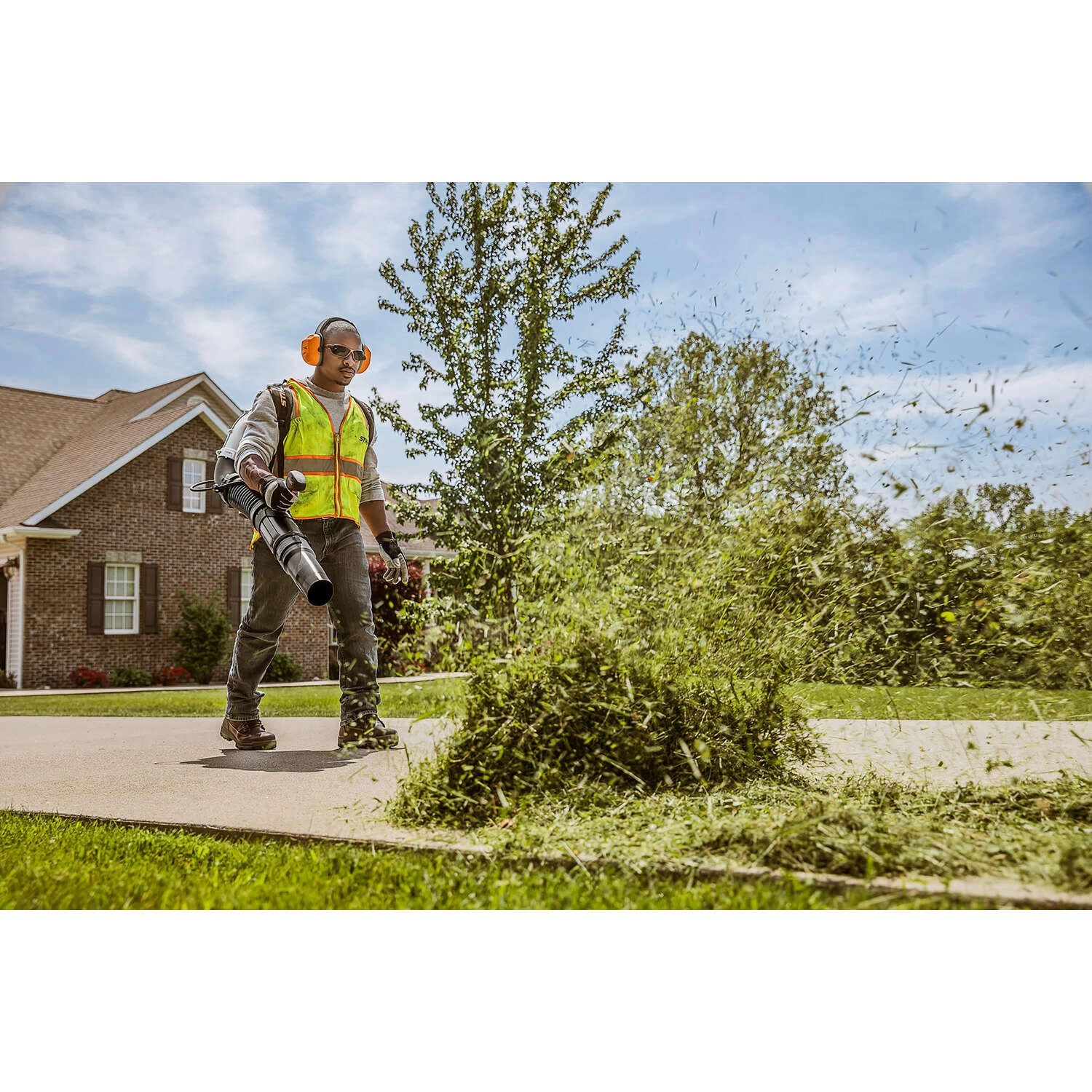 STIHL BR 700 X 193 Mph 901 CFM Gas Backpack Leaf Blower 4 STIHL BR 700 X 193 Mph 901 CFM Gas Backpack Leaf Blower - Image 4