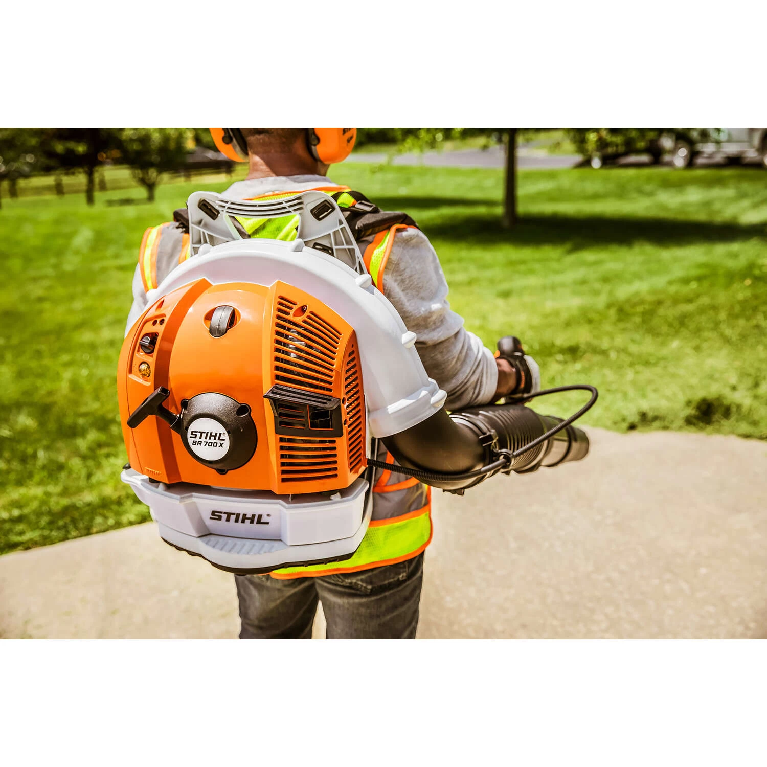 STIHL BR 700 X 193 Mph 901 CFM Gas Backpack Leaf Blower 3 STIHL BR 700 X 193 Mph 901 CFM Gas Backpack Leaf Blower - Image 3